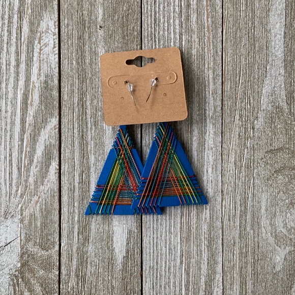 NEW- Geometric Earrings - Picture 3 of 3